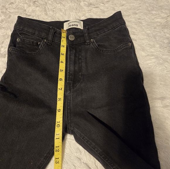 Reformation Skinny Distressed Jeans in Organic Stretch Cotton in Faded Black 25 - Picture 6 of 13